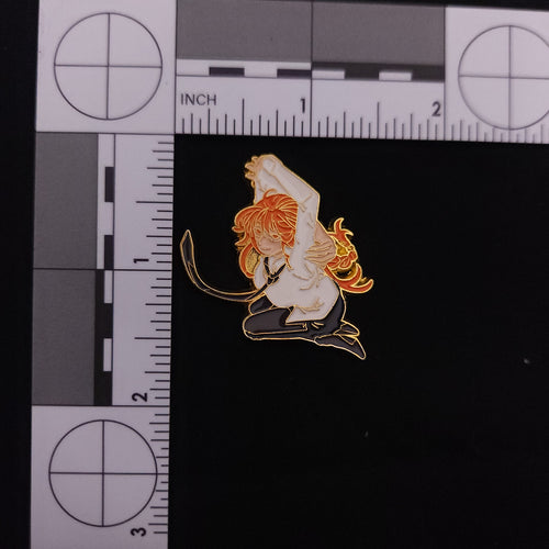 Chainsaw Man Stretching Maki Pin