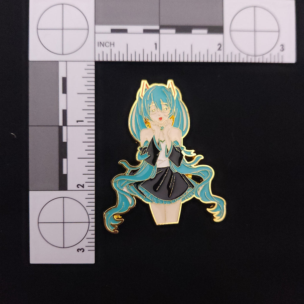 Hatsune Miku Smiling Miku Pins