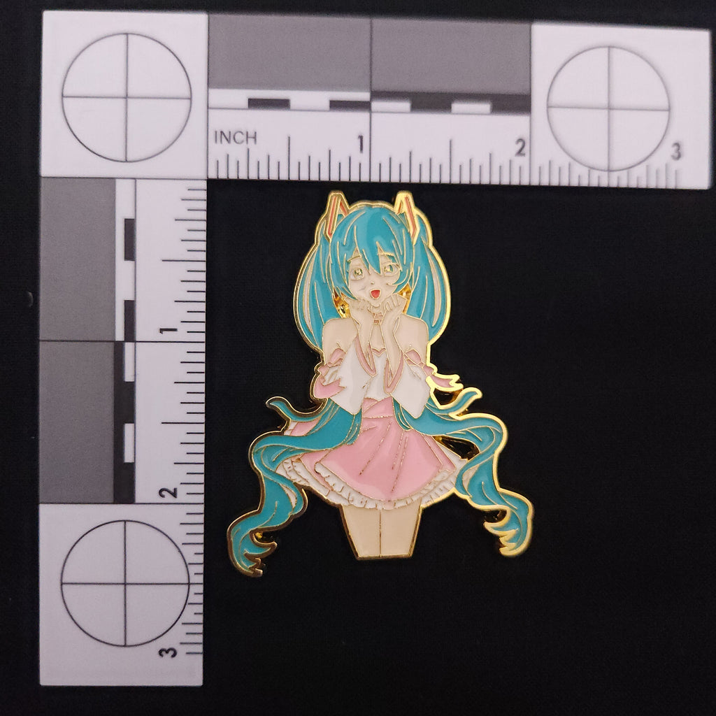 Hatsune Miku Smiling Miku Pins